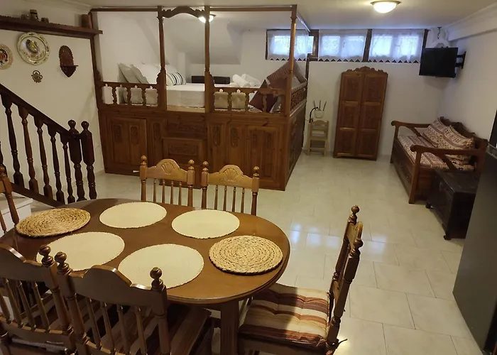 Captain's Mermaid Houses, Kárpatos